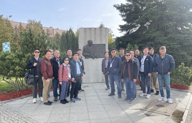 폴란드 광산 단체사진_1.jpg