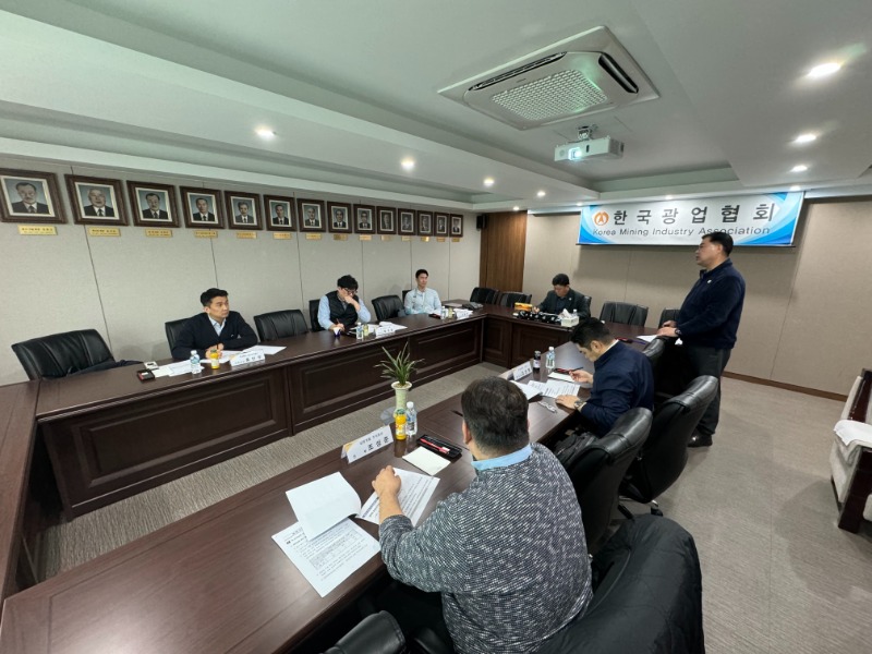 0326_차세대 CEO 간담회 사진_08.jpg